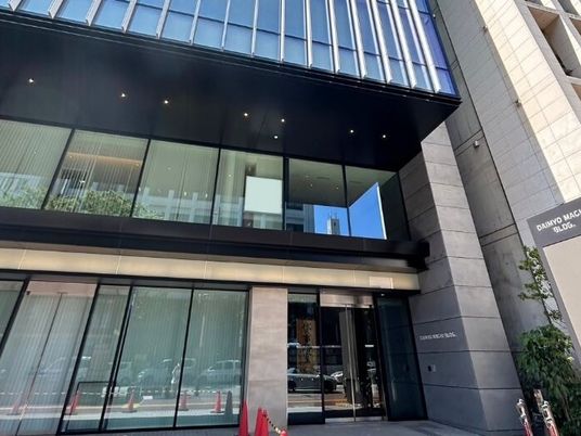 モダンな建物の外観  