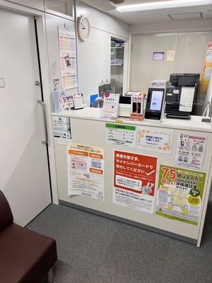 掲示物があるフロント