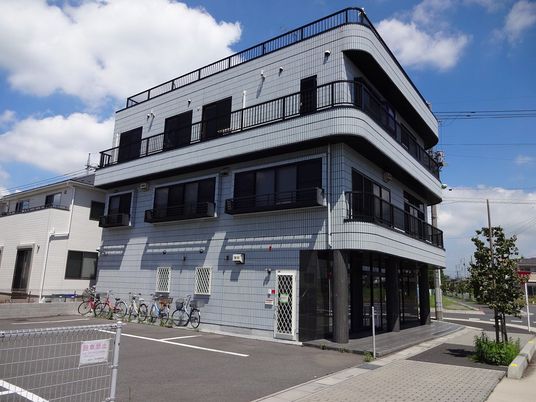 外観の建物正面  