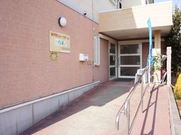 明るいエントランス風景