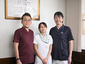 スタッフ3人の集合  