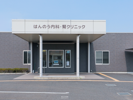 クリニック正面玄関  