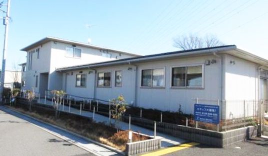 シンプルな建物外観