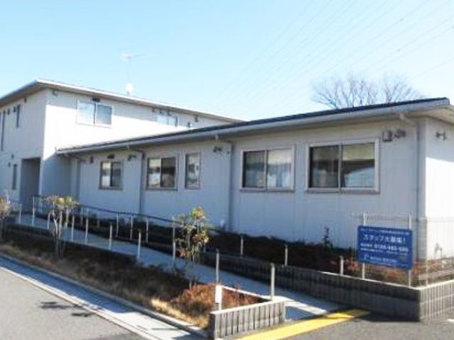 シンプルな建物外観 外観 プライベート感を大切にした安心感のある建物。環境の整った場所での就業を検討できます。