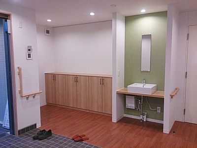 手洗い付きエントランス
