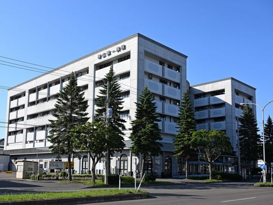 病院前の外観  