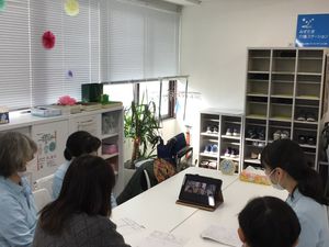 打合せ中の事務スペース  