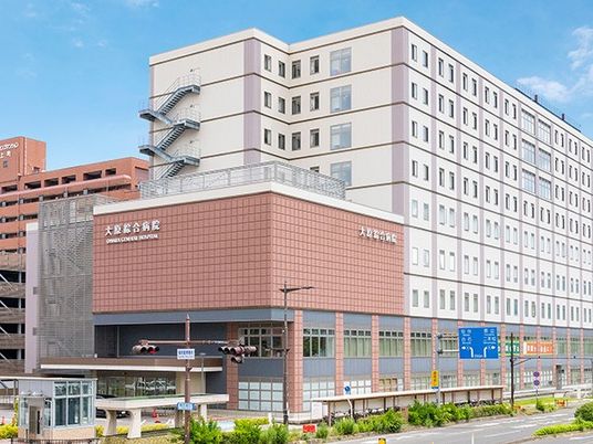 病院外観の建物  