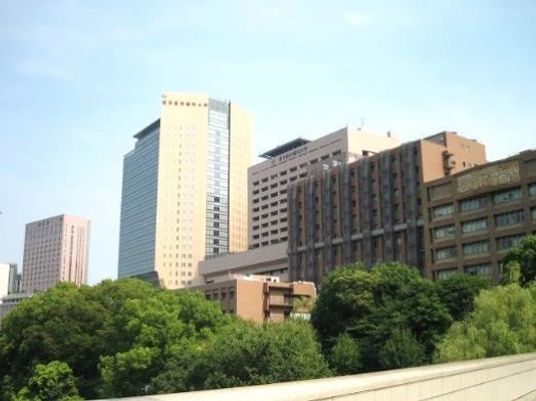 高層建物の外観  
