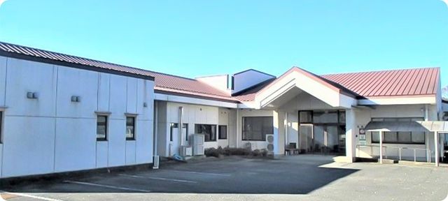 広々とした建物の外観