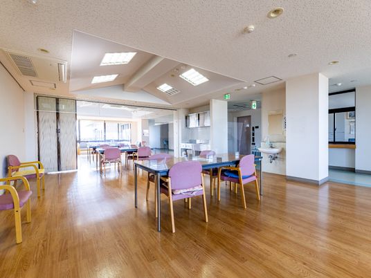 明るいダイニングエリア