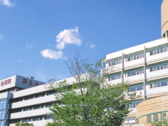 青空に映える施設外観  