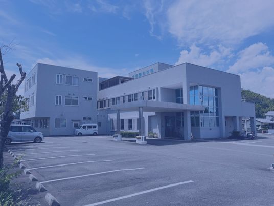 建物正面の外観  