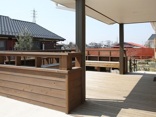 木製デッキのテラス  