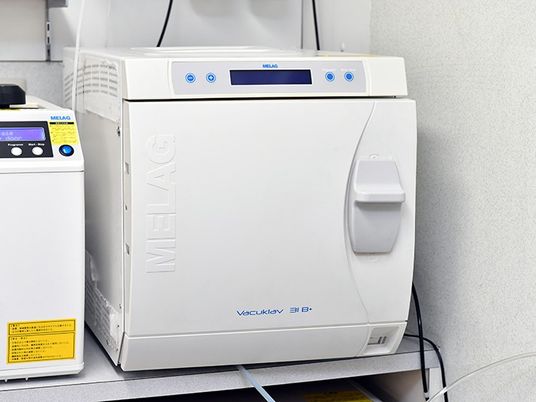 滅菌器のある室内  