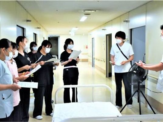 見学中の廊下  