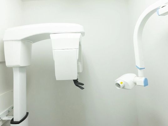 歯科用機器のある室内  