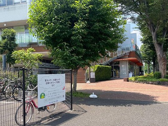 建物前の通路  