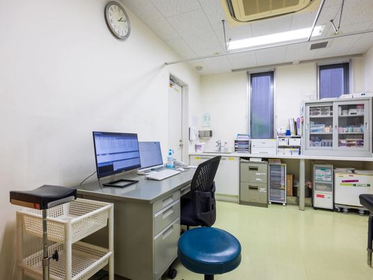 明るいスタッフ用の部屋  
