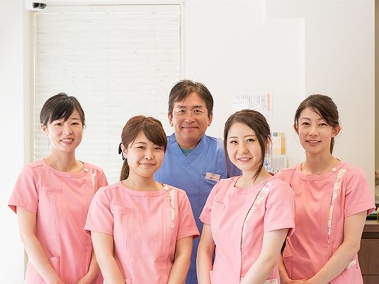 笑顔のスタッフイメージ  