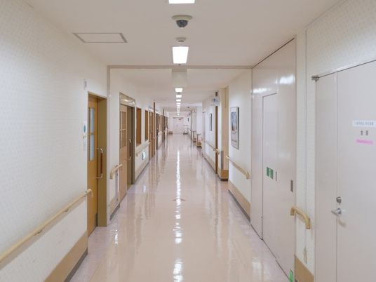 手すり付きの廊下  