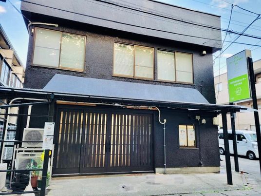 外観の建物正面  