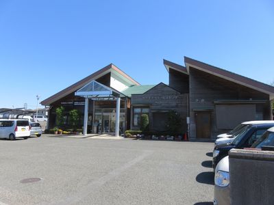 広々とした外観