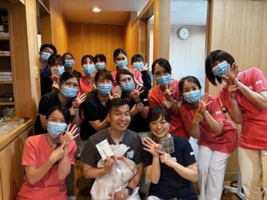 スタッフ集合の室内  