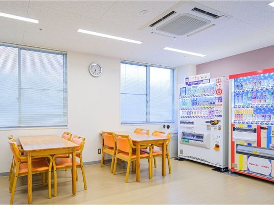 明るい食堂  