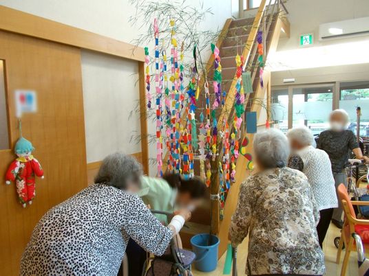 笹飾りのある廊下