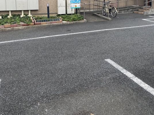 建物前の駐輪場  