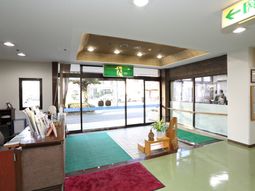 明るいエントランスの様子