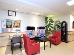 快適な待合室のコーナー