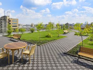 緑豊かな屋上庭園