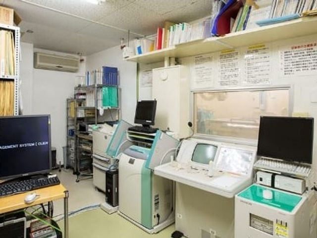 設備が並ぶ機能訓練室  
