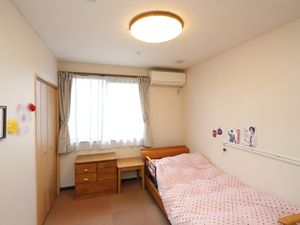 居室の明るい室内
