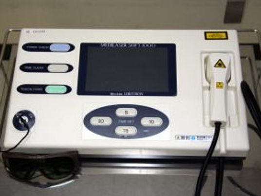 機器が置かれた窓口台  