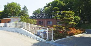 緑あふれる施設外観