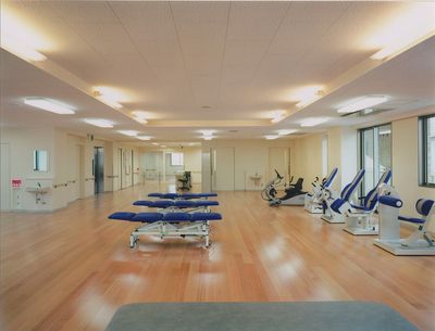 運動器具が並ぶ部屋