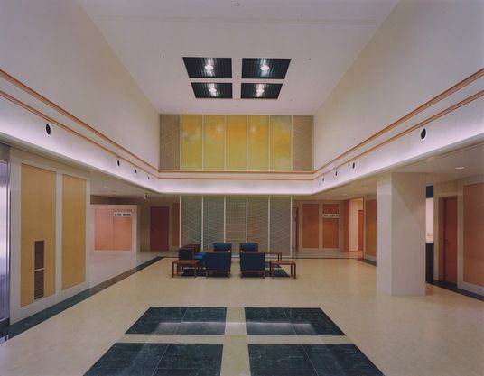 広々としたロビー