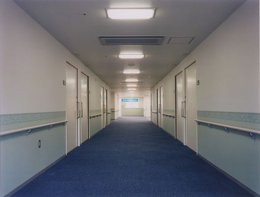 長い廊下の様子