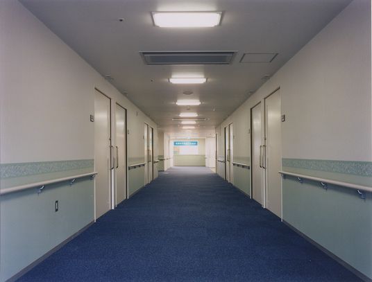 長い廊下の様子
