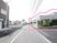 施設の外観と道路  