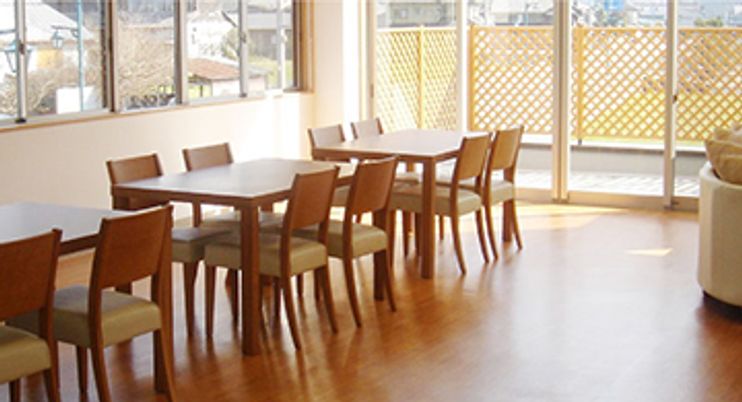 開放的なダイニングルーム