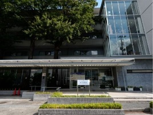 建物の正面外観です  