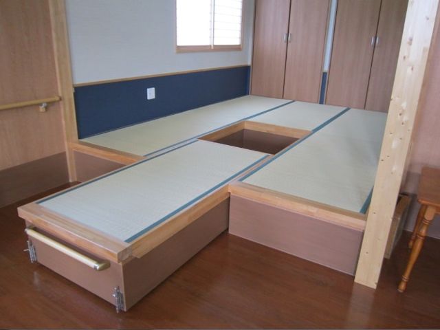 和室の居室 居室 居室に設置された和室風のスペースです。木の温もりを感じられる落ち着いた空間になっています。