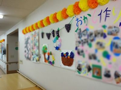 掲示物の廊下