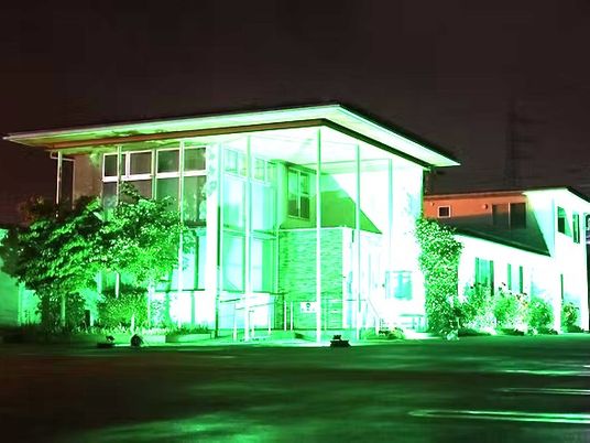 夜の外観  