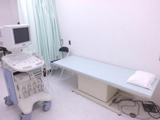 機能訓練室のベッド  
