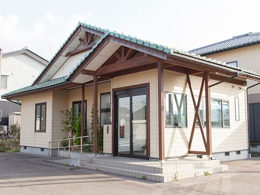 木造の建物外観  